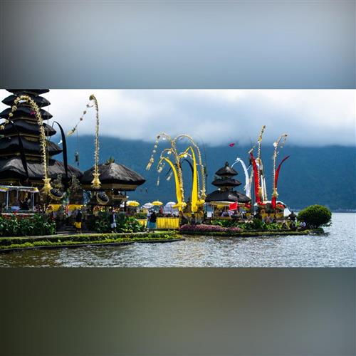 Bali - "A oplatí sa tam ešte chodiť?"  - Letné cestovateľské kino s Nikou a Nanou